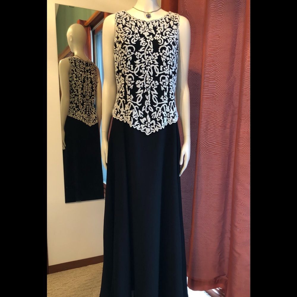 Beautiful evening gown JKARA New York